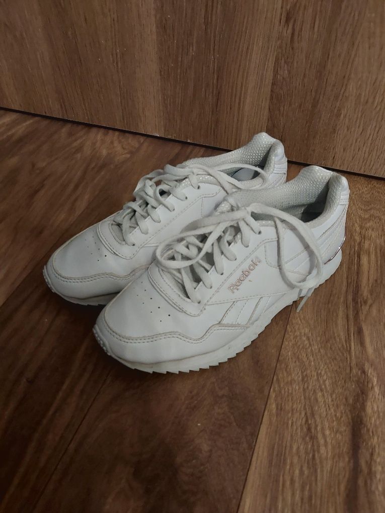 Białe buty Reebok