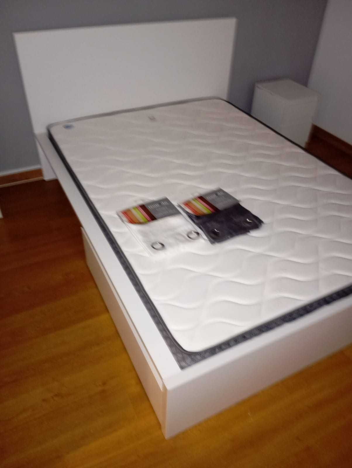 Quarto menina apartamento remodelado Cacém de Cima