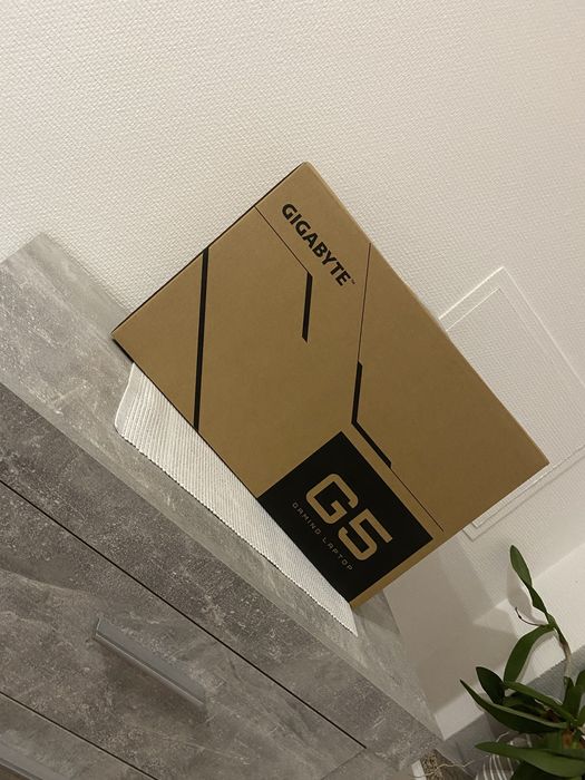 Gygabite g5 KC - i5 10500H/ RTX 3060/ 16 gb ram/ 512 gb ssd / 144hz