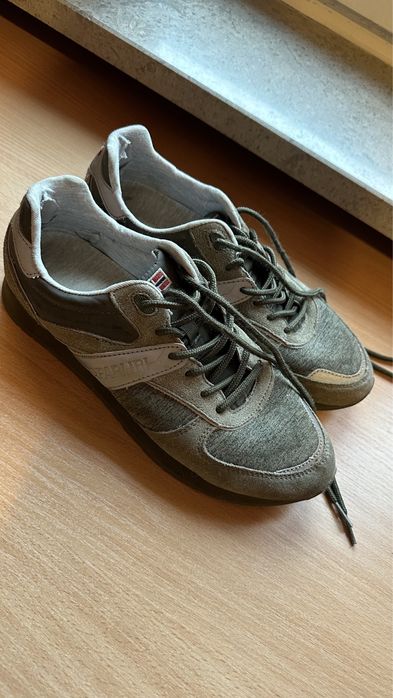 Zamszowe buty Napapijri