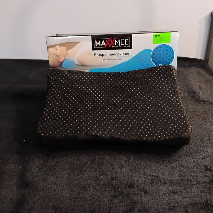 Nowa poduszka relaksacyjna o strukturze plastra miodu firmy MAXXMEE