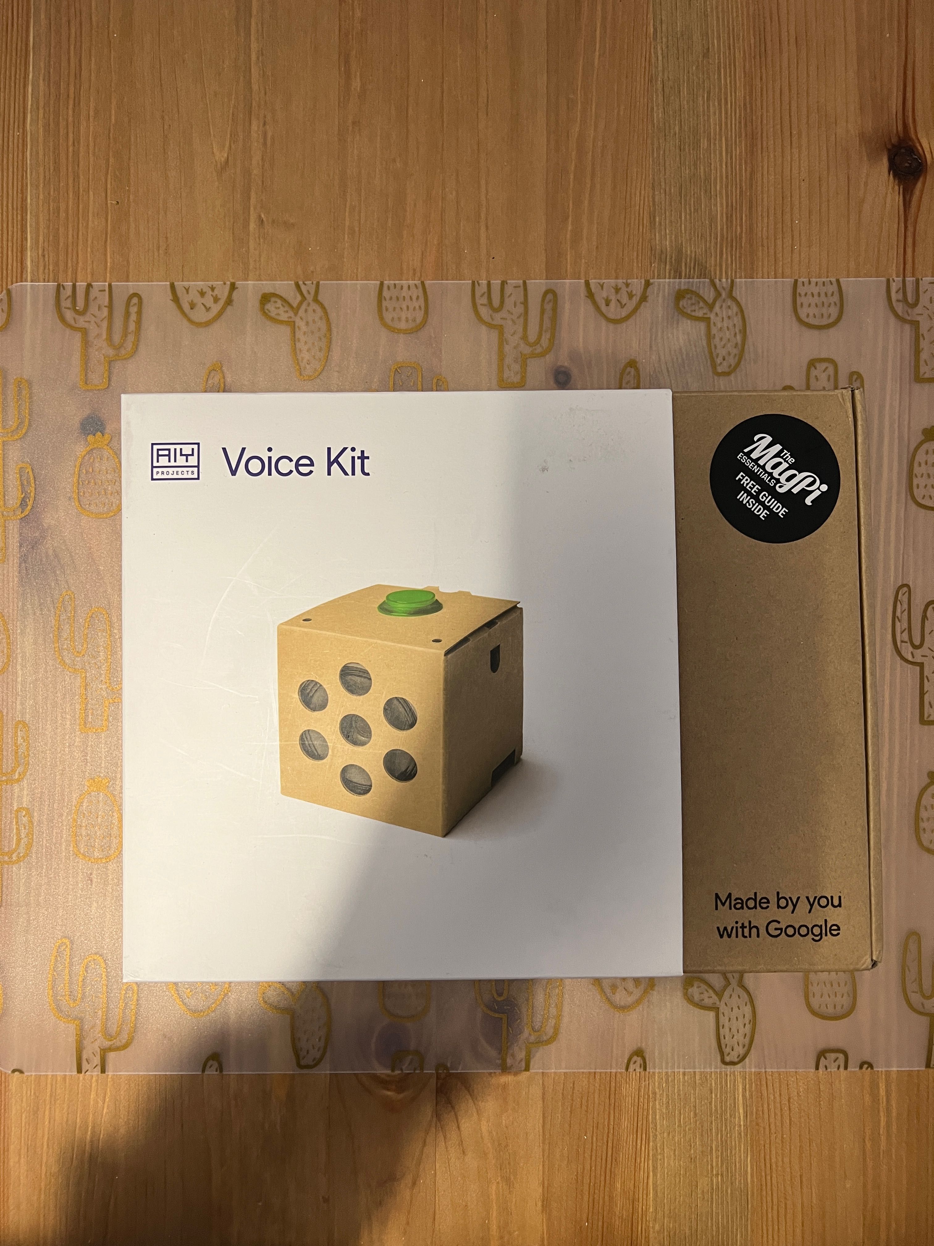 Google AIY Voice Kit - zestaw edukacyjny do Raspberry Pi