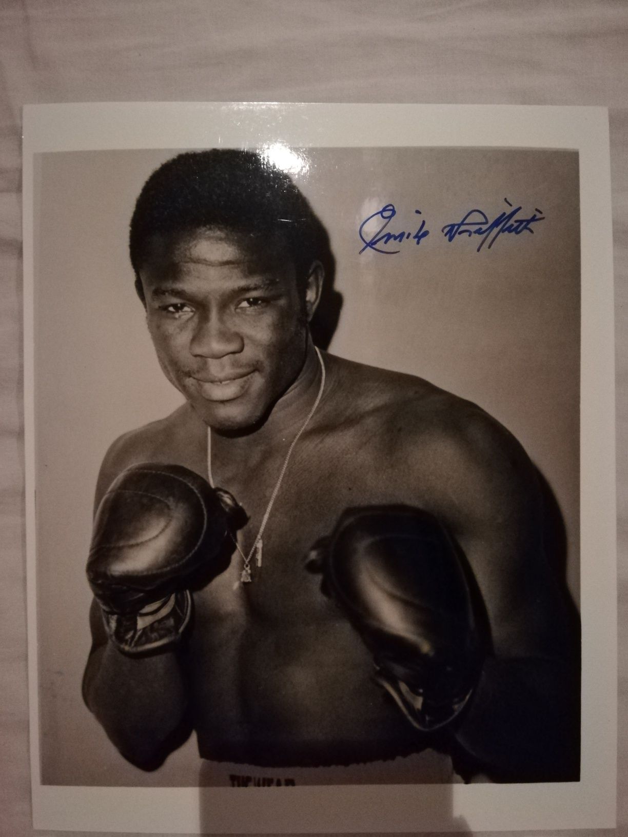 Fotografias autografadas por lendas do boxe mundial (portes grátis)