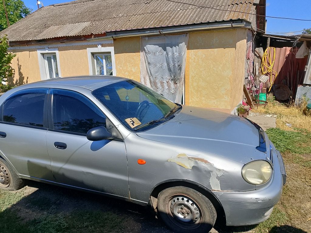 Продаю Ланос1.5.