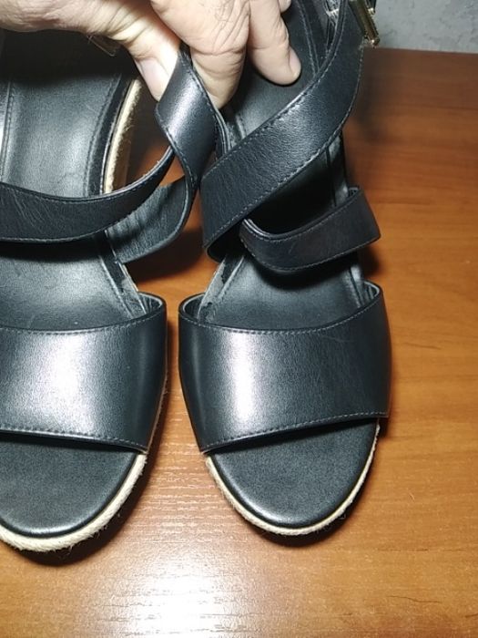 Продам жіночі босоніжки MICHAEL KORS