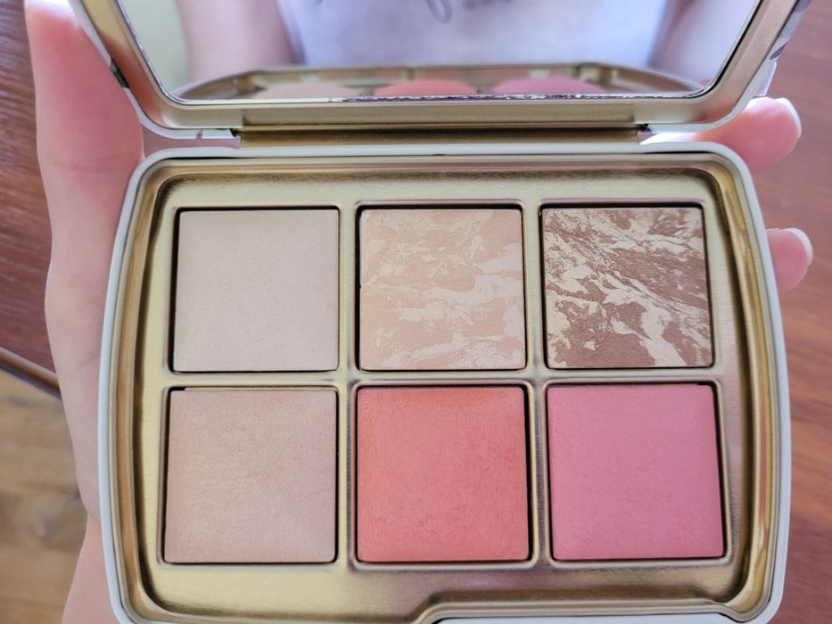 Палетка Hourglass олень, лебідь