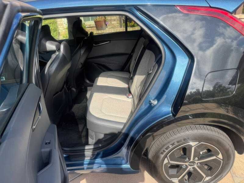 2023 Kia Niro SX