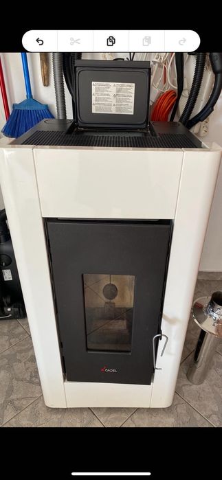 Salamandra como nova  á pelletes.