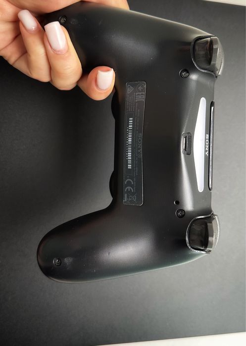 PlayStation 4 pro на 1TB