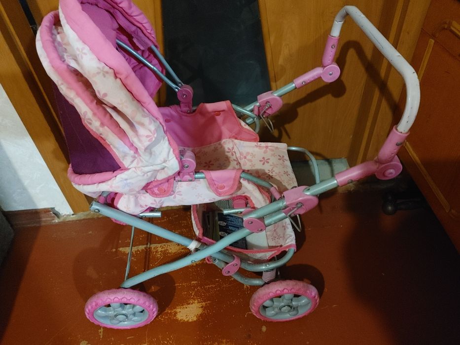 Коляска для кукол