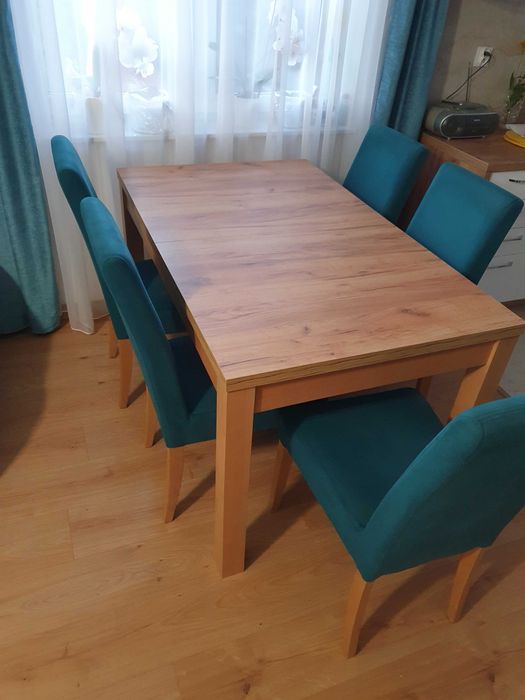 Stół z 6 krzesłami  komplet