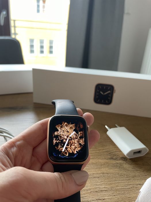 Sprzedam Apple Watch 5 44mm