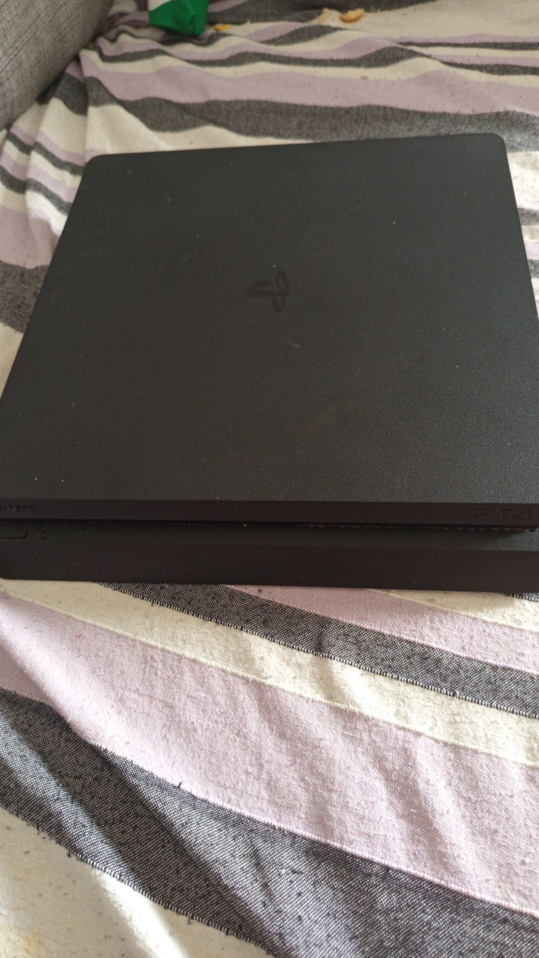 PlayStation 4 slim