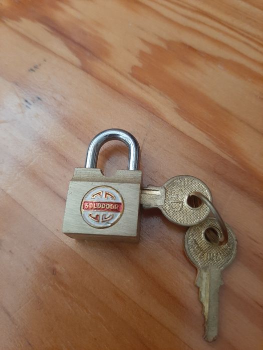 Cadeado GoldDoor, em latão, Anos 30 -  entrada lateral