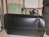 Drzwi Subaru Legacy IV, prawy przód, uszkodzone