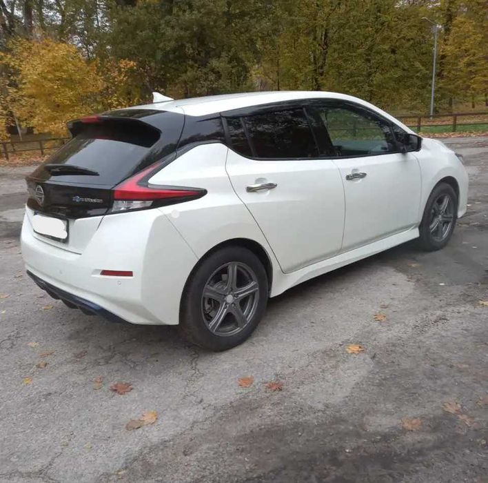 Оренда Nissan Leaf, Ranault Zoe