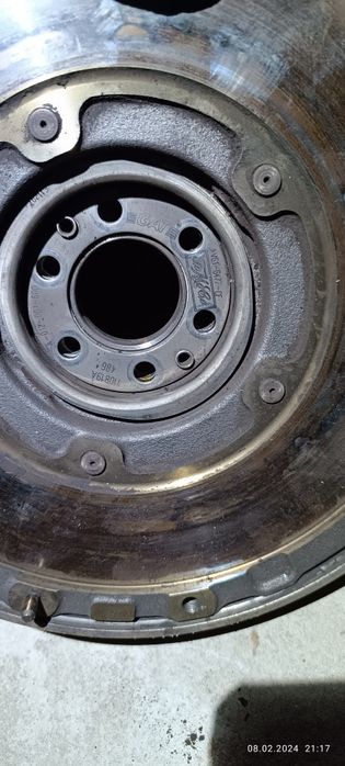 Продам комплект сцепление на Volvo v50 d 1,6 D2 2011 года