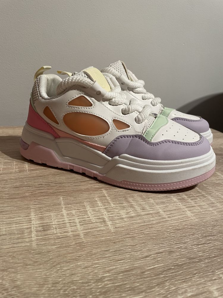 Adidasy, buty sportowe, kolorowe na lato, rozmiar 37