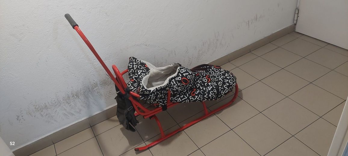 Sanki z ciepłym śpiworkiem Kraków