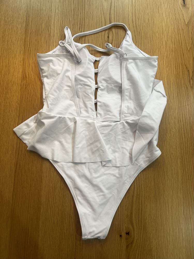 Lote de Vestidos, Lingeries e Biquinis