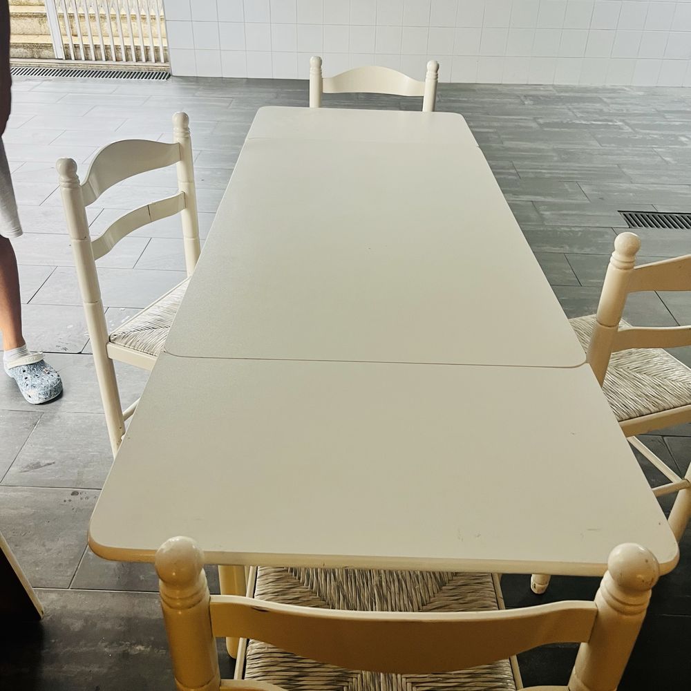 Mesa extensivel + 4 cadeiras