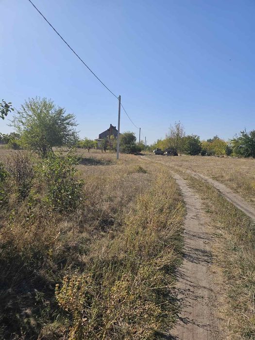 Продажа участка 61 сотка,под строительство,правильной формы,есть дом,