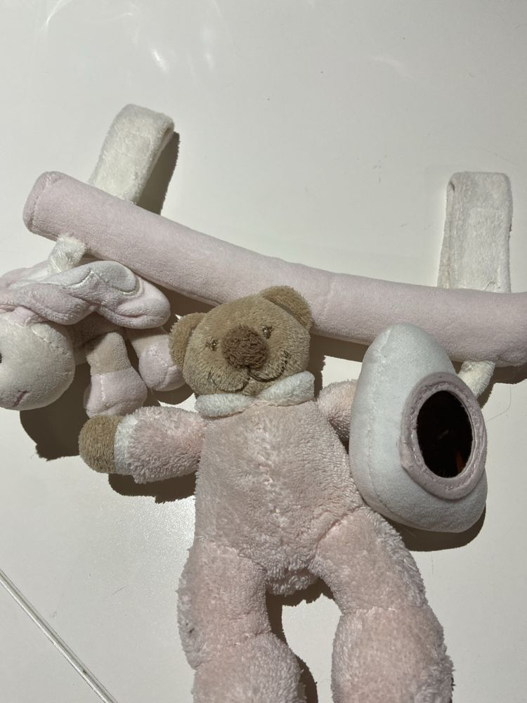 Brinquedo para carrinho e cama