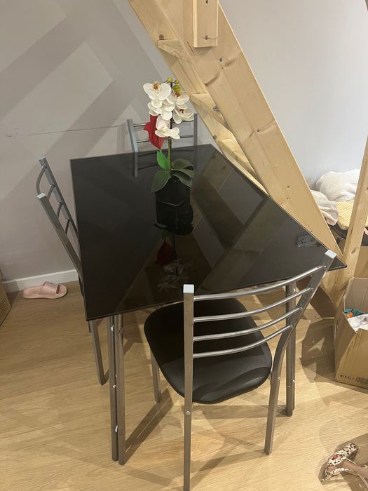 Mesa de 4 cadeiras