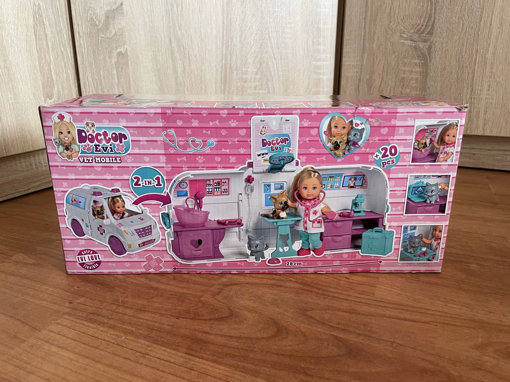 Lalka Evi z mobilnym ambulansem weterynarz 2 w 1
