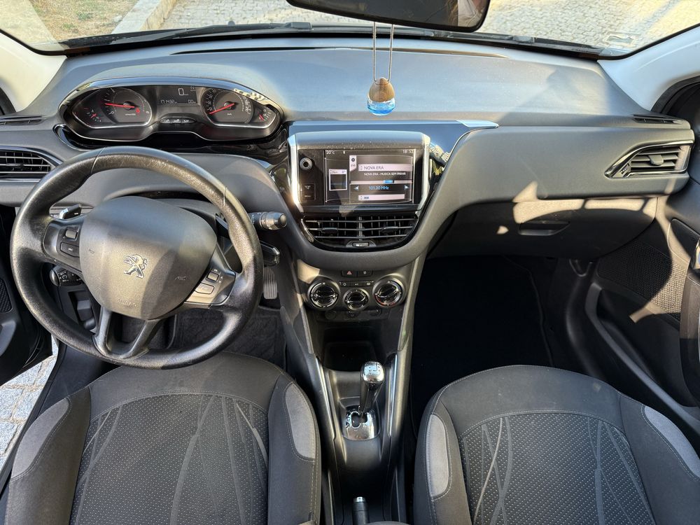 Peugeot 208 Caixa Automática