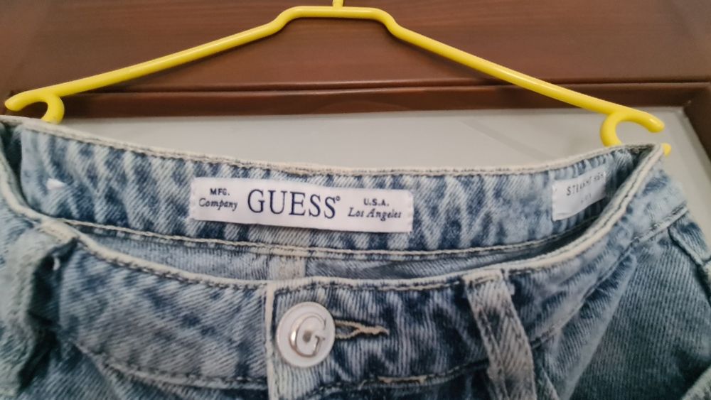 Spodnie jasny jeansy Guess