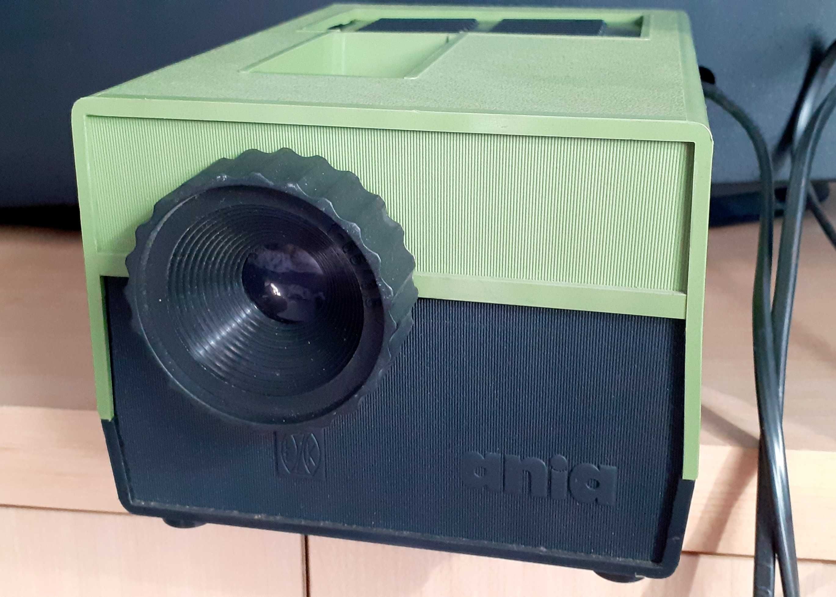 Projektor do bajek ANIA plus 50 bajek na kliszach.