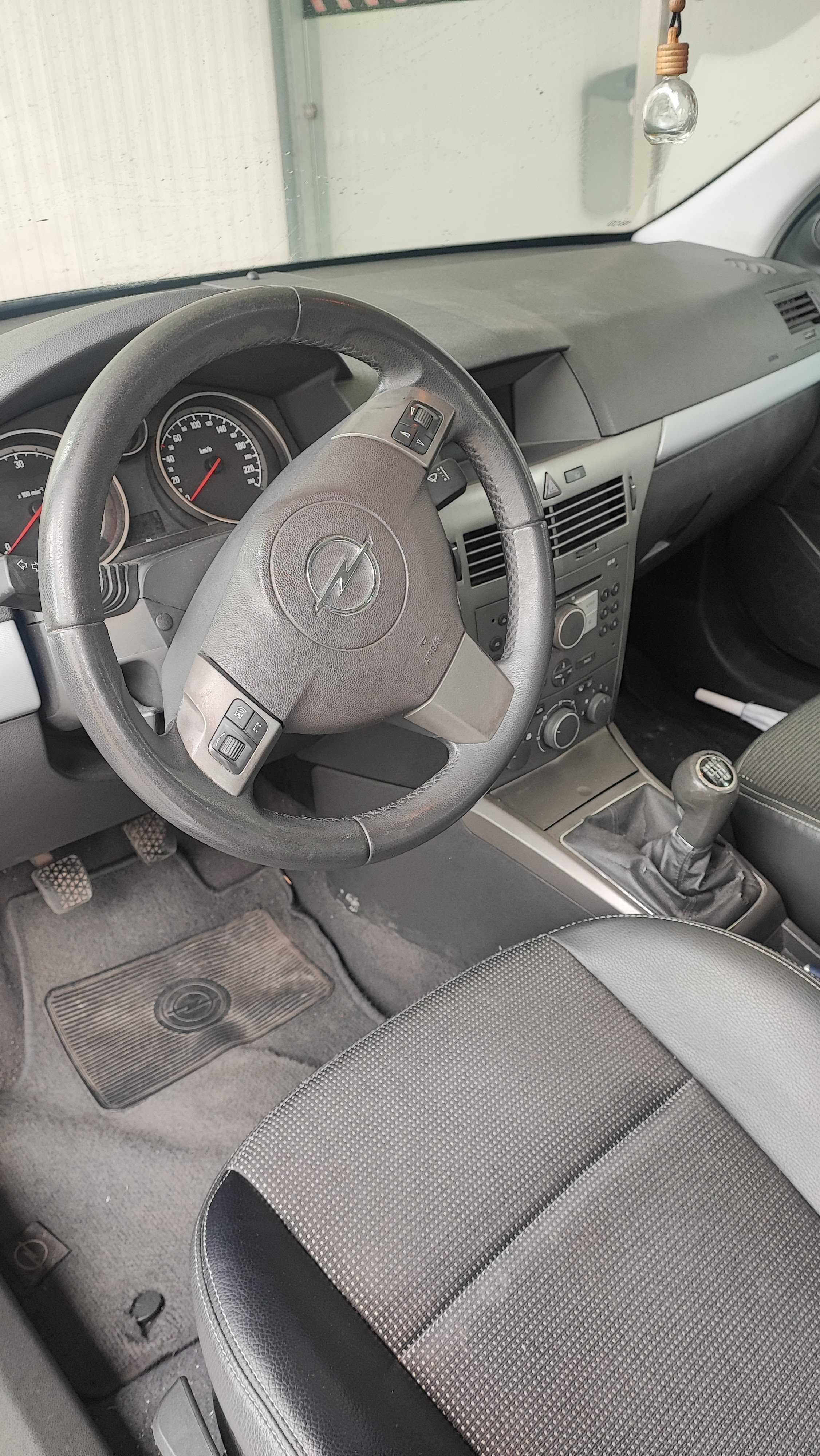 Opel Astra H 1.7