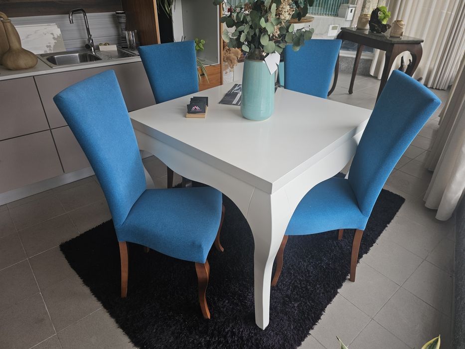 Mesa de Cozinha/Sala Lacada