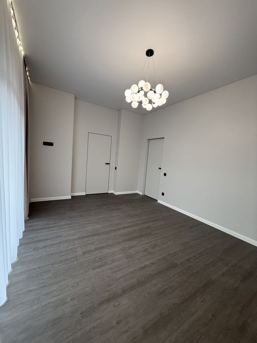 Будинок з газом в Стоянці! Закрите котеджне містечко з озером!