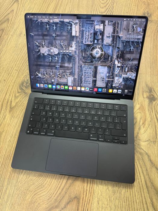 Macbook Pro M4 Pro 1T 24 Ram Apple laptop komputer