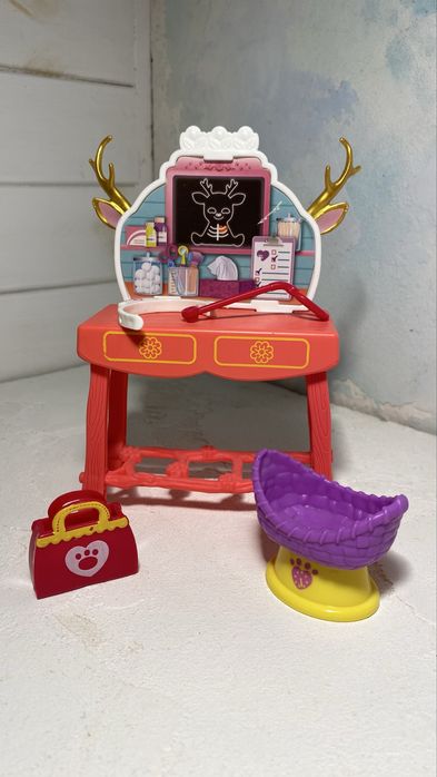 Набір Enchantimals Ветеринарна клініка і лялька Олень Данесса