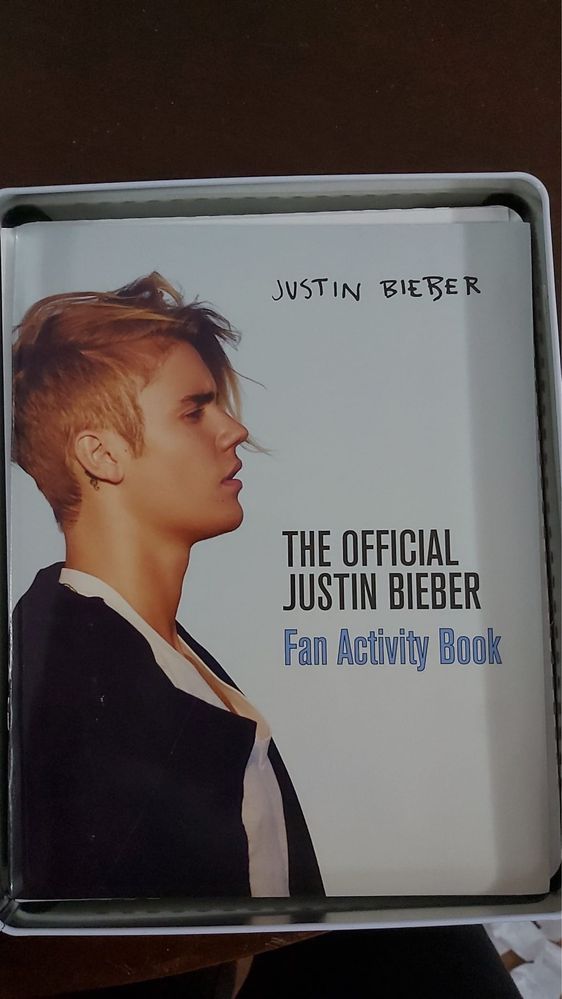 justin bieber oficial fan activity book