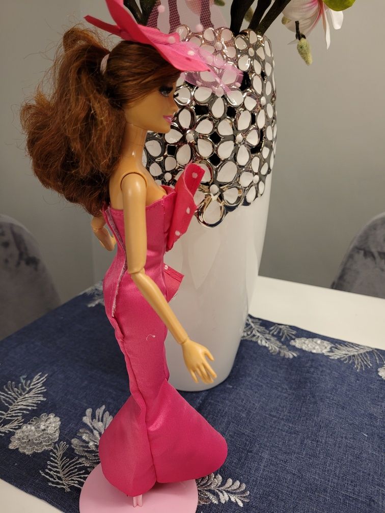 Suknia dla Barbie