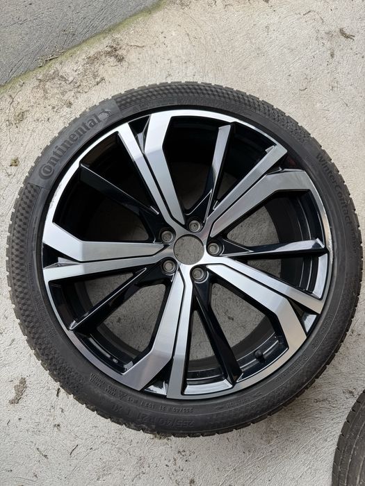 Felga z oponą Volvo 21 cali XC60 S90 V90 XC90 1szt