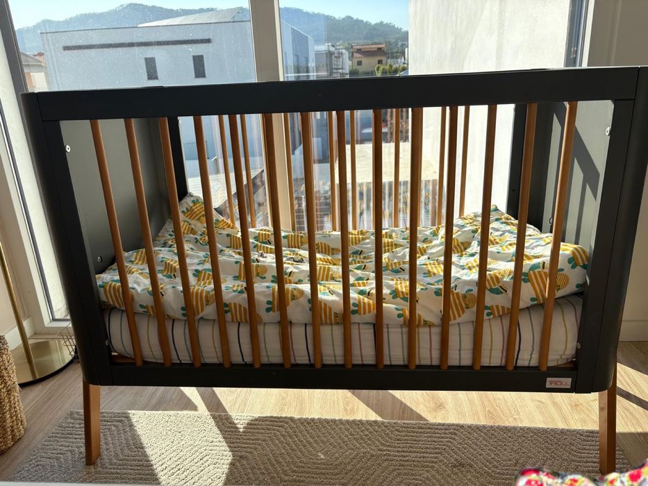 Berço Troll em cinzento