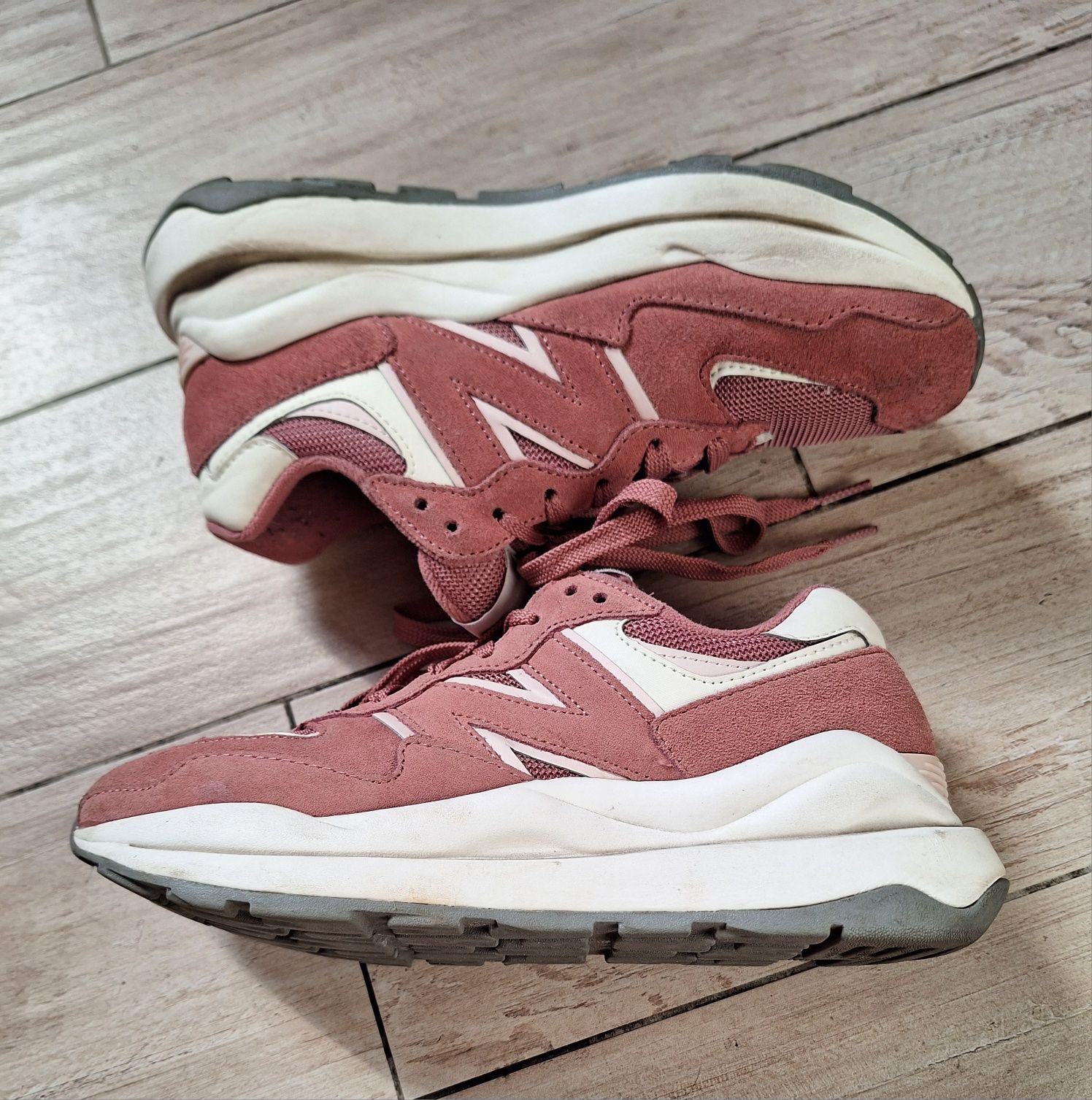 Кроссовки жен NEW BALANCE 5740, р.37,5