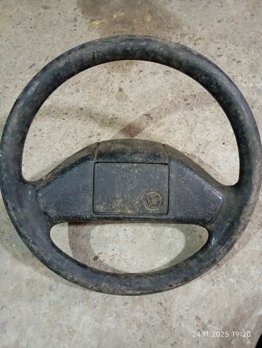 Продам руль фольцьваген гольф 2