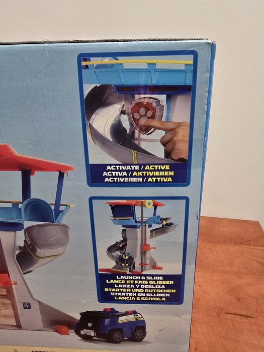 Psi Patrol Wieża obserwacyjna ze światłem, dźwiękiem, 3 autka, figurki