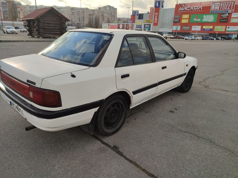 Мазда 323, 1990 год, 1.6, автомат
