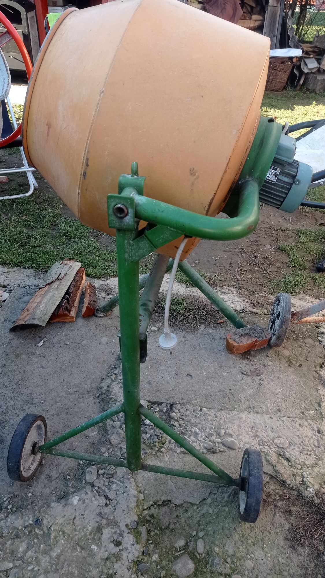 Продам бетономішалки
