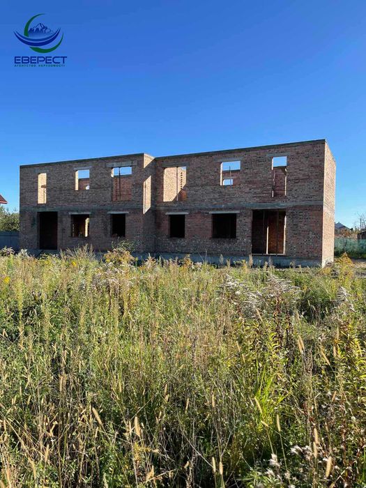 Продаж дуплекса на стадії будівництва