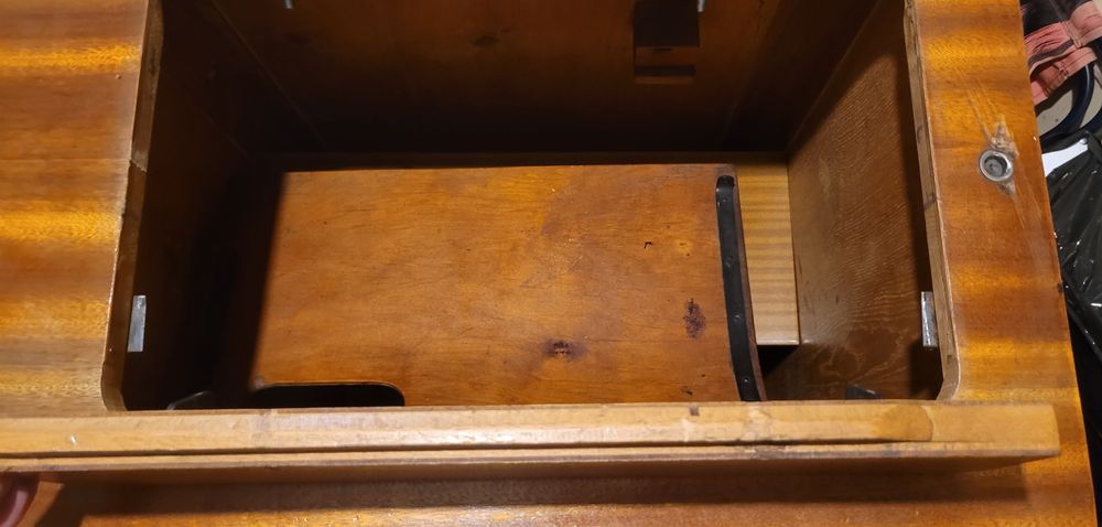 Szafka po maszynie do szycia Łucznik