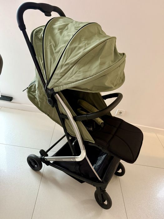 Piękny wózek spacerowy SKIDDOU kolor oliwkowy