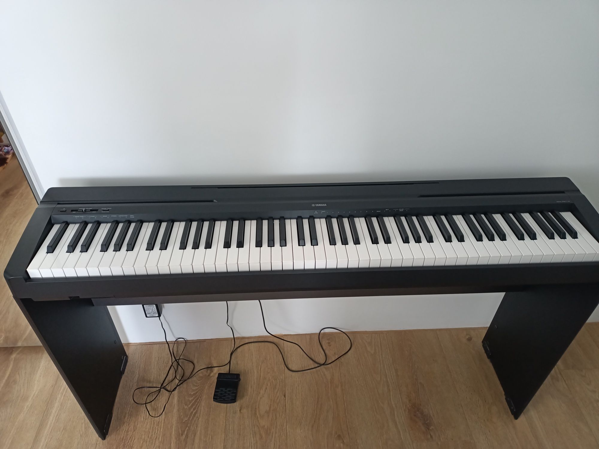 Pianino cyfrowe Yamaha P-45B,  statyw i pokrowiec